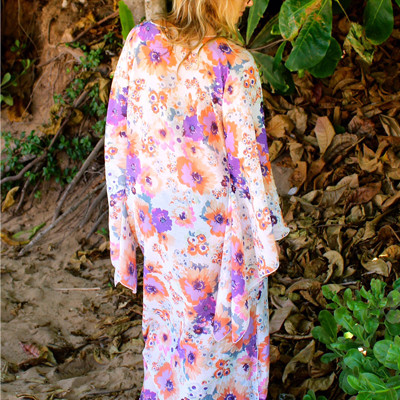 Bridget-Kimono-Long--Floral_lifestyle
